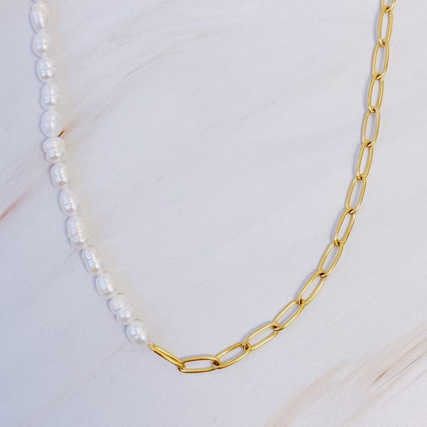 FRESH WATER PEARL AND CHAIN NECKLACE