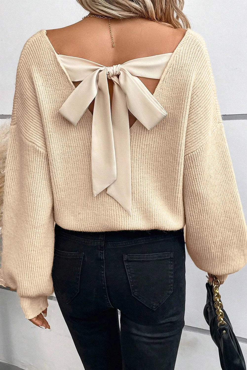 BOBBI BOW V NECK SWEATER